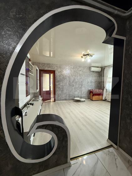 Apartament 3 camere, semidecomandat, 59 mp, stradal, zona Micro 17