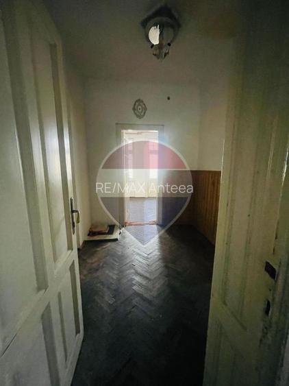 Special property de 302mp de vânzare în zona P-ta Unirii - 4
