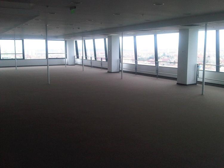 4 spatii birouri Et. 1 B - de la 88 mp la 227 mp in CENTRU DE AFACERI SIBIU