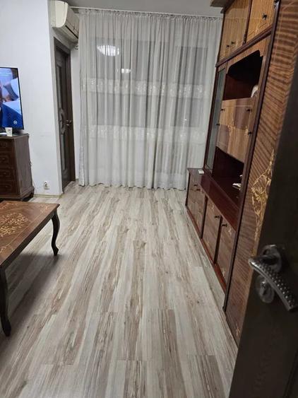 Garsoniera, decomandata, 38 mp, aer conditionat, metrou aproape, Lujerului