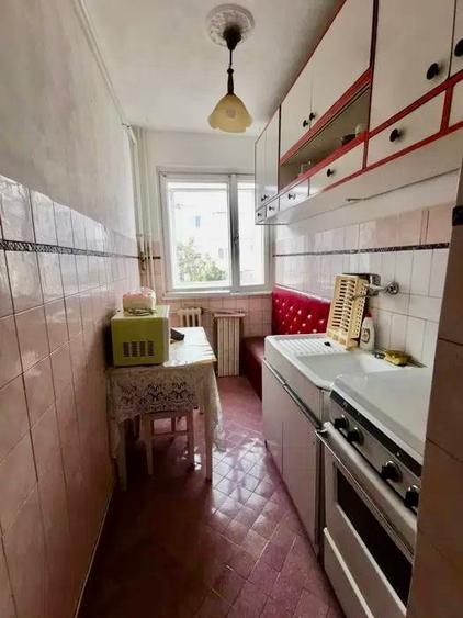Apartament 3 camere semidecomandat KM 4-5