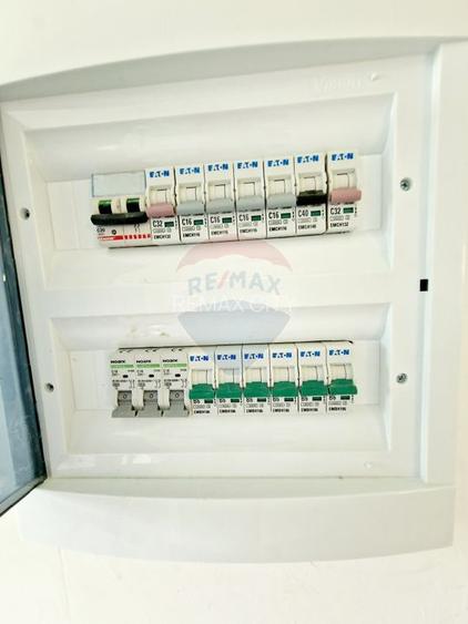 Casă / Vilă cu 8 camere de vânzare în zona Balaur - 24