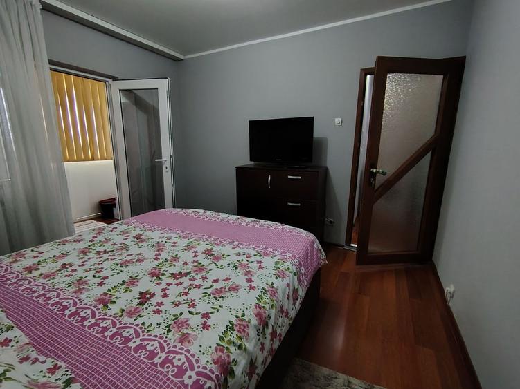 Inchiriez apartment 3 camere.