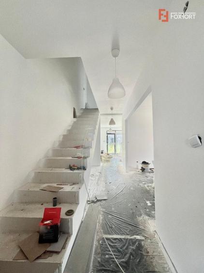 Duplex de vanzare cu 3 camere si 3 bai, Mosnita Noua