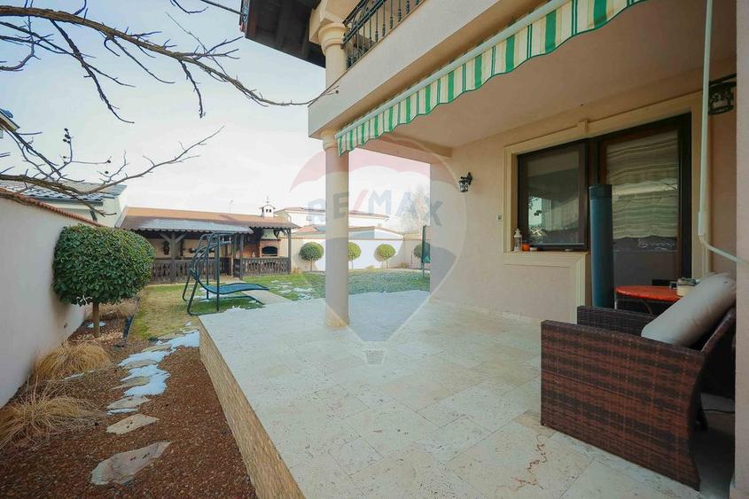 Casă 5 camere cu garaj, 230 mp utili, teren 503 mp, Nufărul, Oradea