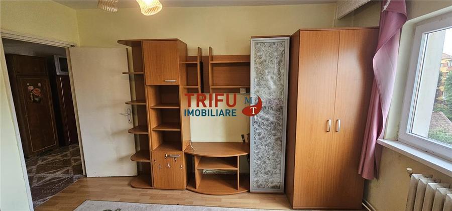 Garsoniera de inchiriat Cetate !