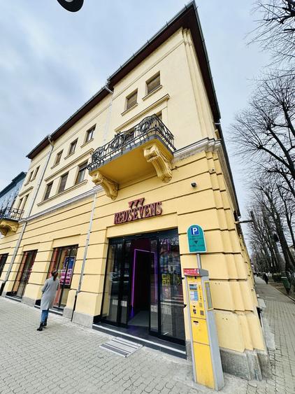 De inchiriat imobil, dispus central urbei, Arad
