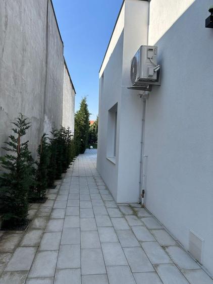 Vila impresionanta de vanzare, zona Lunei