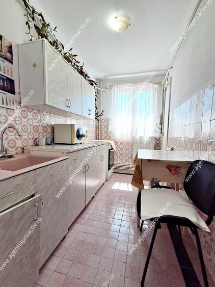Apartament 3 camere decomandat, etaj 2, Micro 21 – centrală termica