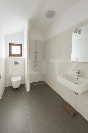 Vilă contemporană cu 5 dormitoare, 5 băi și teren de 920 mp