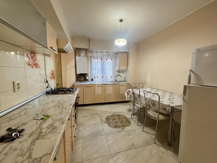 Apartament 3 camereI decomandat I zona  Piata Cipariu