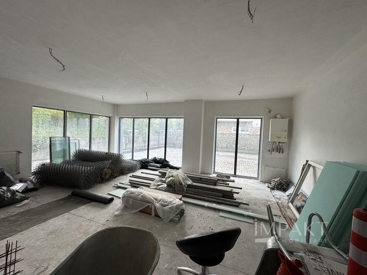 Spatiu comercial de 62 m2 cu terasa de 52 m2 in Borhanci