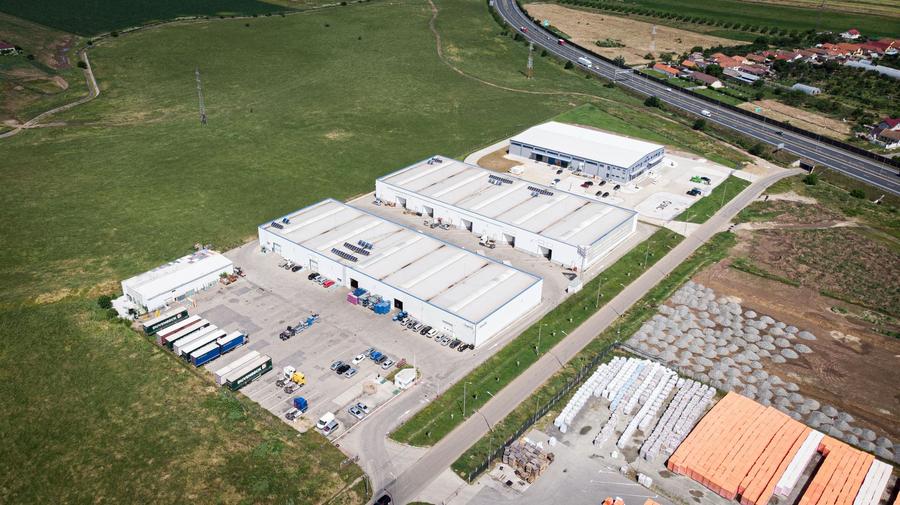 Parc industrial cu platformă betonată lângă A1