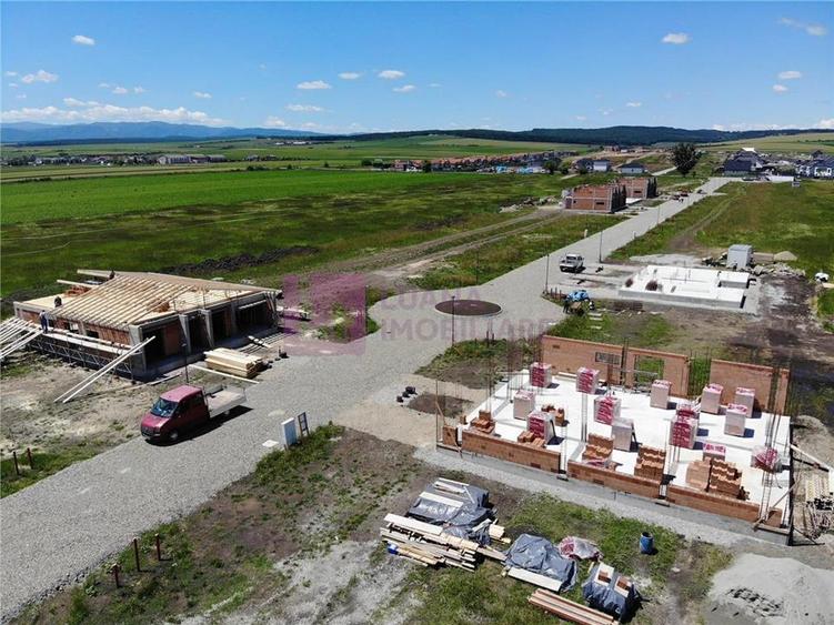 Casa de vanzare Sibiu - Sura Mica | teren 350 mp | noua | la alb