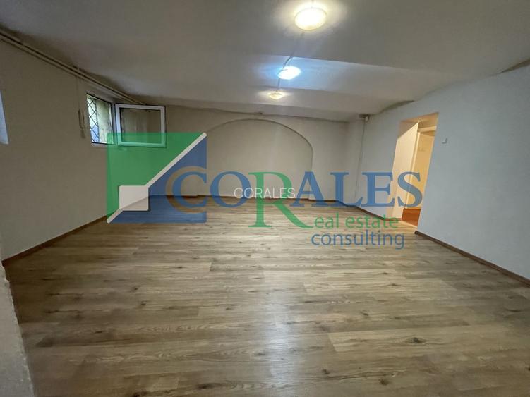 langa UVT si UPT, acces direct din strada, pretabil birouri - 2