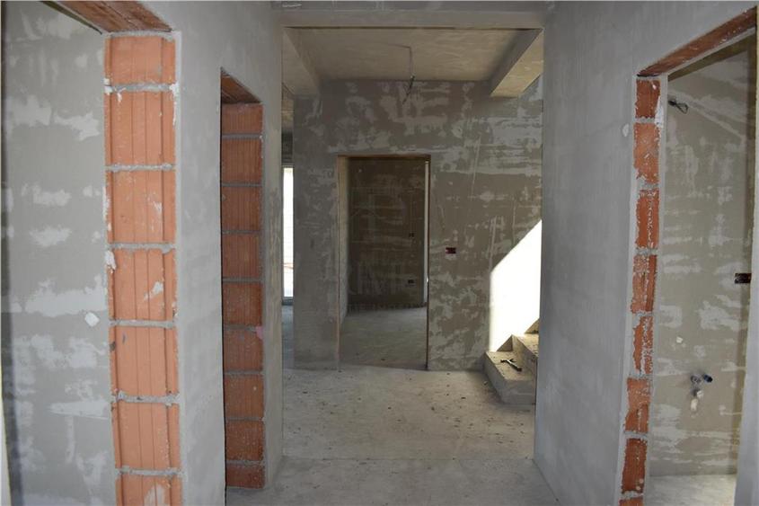 Casa individuala - zona foarte buna- proiect deosebit - posibilitate alegere fin