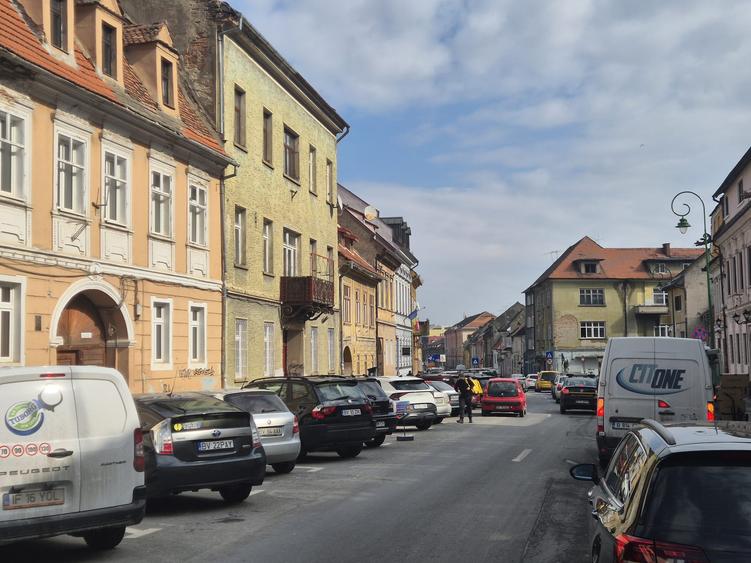 Vanzare apartament 2 camere in casa Centrul Istoric la 2 min de Piata Sfatului