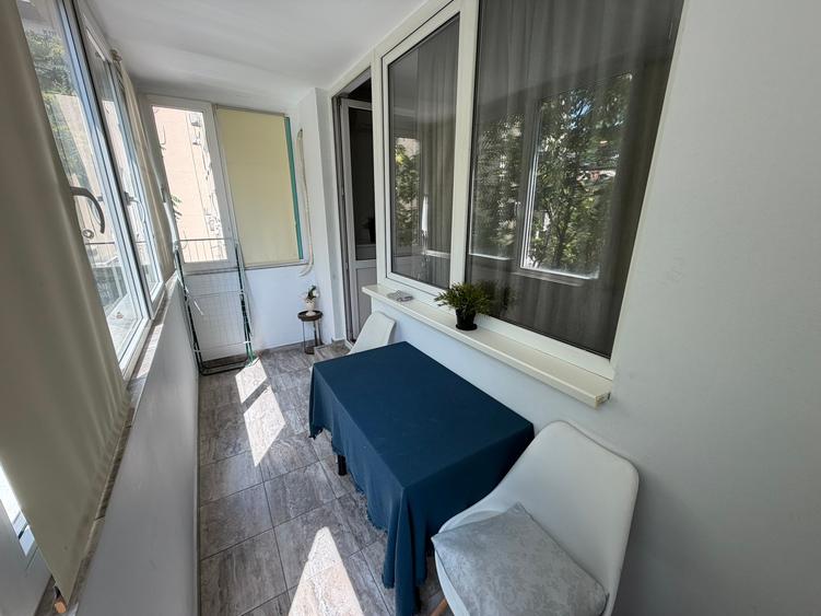 Calea Victoriei, 2 camere dec, et.3, balcon, bloc termoizolat,  zona linistita