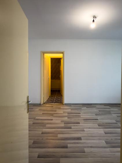 Tomis II – 2 camere, etaj 2/4, zonă centrală cu spații verzi, curat | tur360