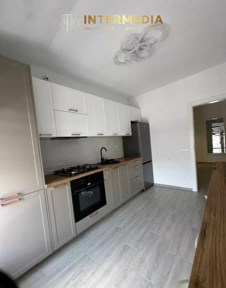 Apartament 3 Camere Bloc Nou CENTRU Baie Balcon Parcare Clima Mobilat Complet