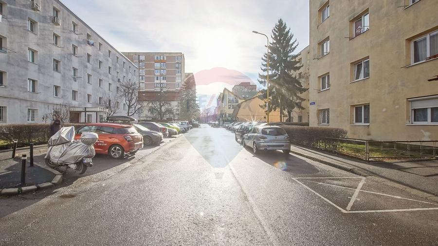 Garsonieră de vânzare în zona Astra, 22 mp, etaj 2, renovată