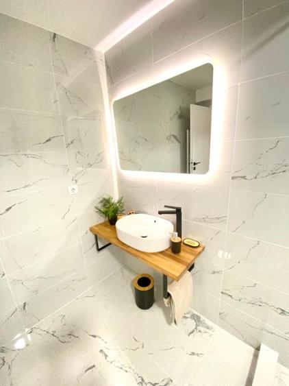 Inchiriez apartament 2 camere Lux | et 3 | Corneliu Coposu