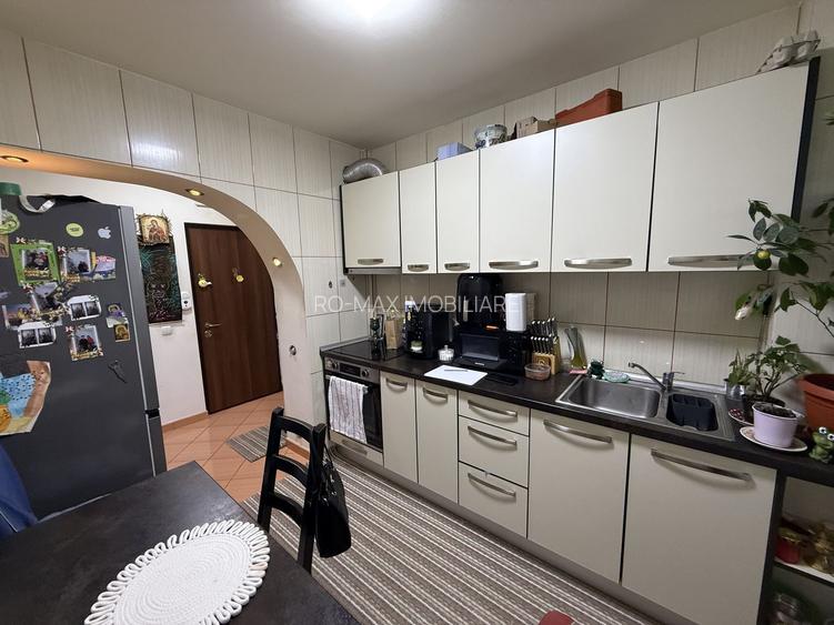 Apartament 3 cam modern complet renovat - mobilat Campina- central - 14