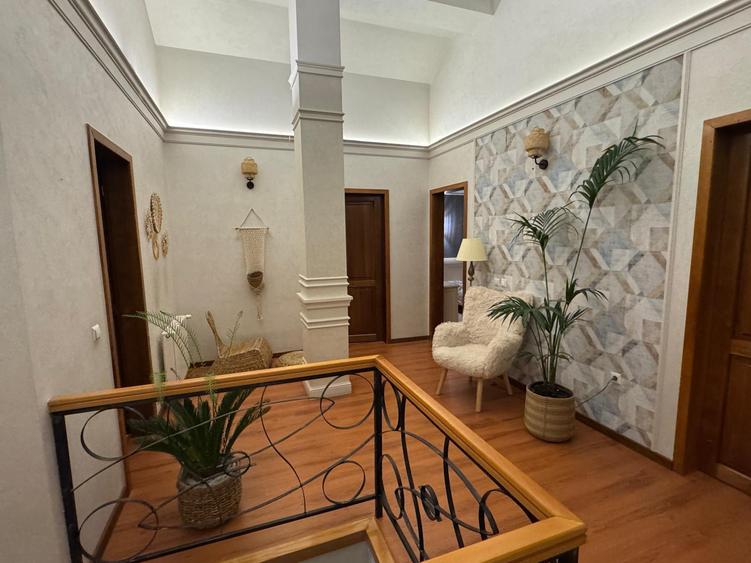Casa cu etaj la Lebada in cartier Alfa Land