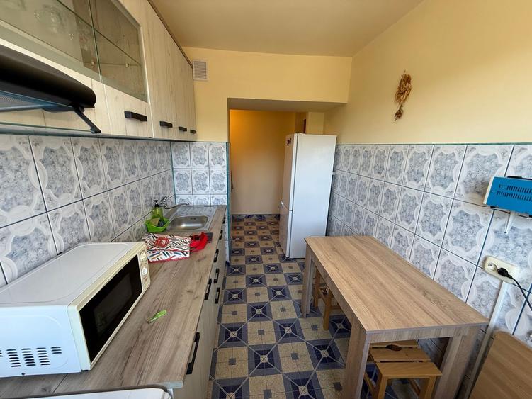 Apartament 2 camere 44 mp - mobilat/utilat nou - Plopeni Prahova