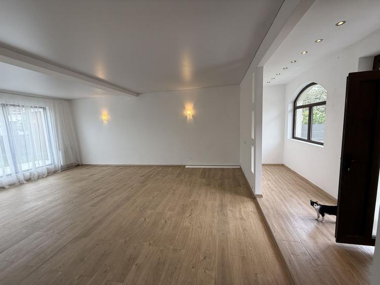 Vila 4 camere cu arhitectura deosebita langa pădure in Corbeanca !