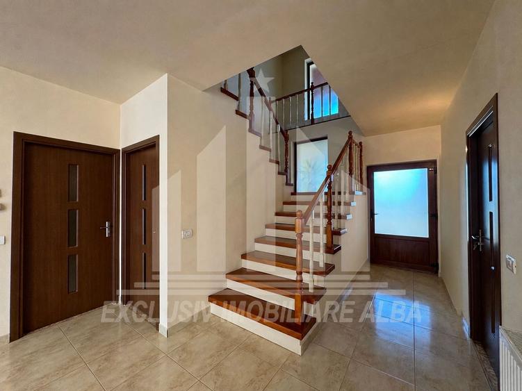 Casa individuala | Pensiune | 560 mp | 1450 mp teren | Cetate