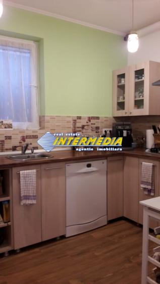Casa de vanzare renovata complet in Alba Iulia zona Centru 1200 mp Teren