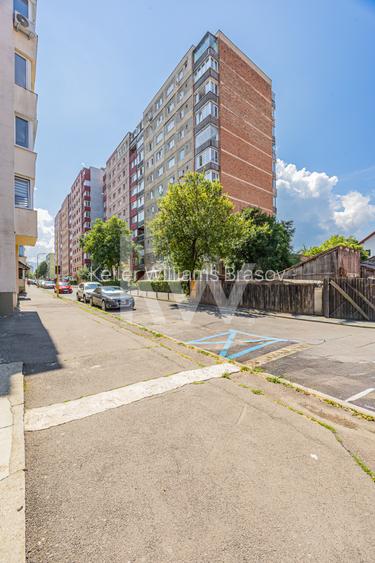 Garsonieră decomandată, 39 mp, bloc de apartamente - zona Calea București - 17
