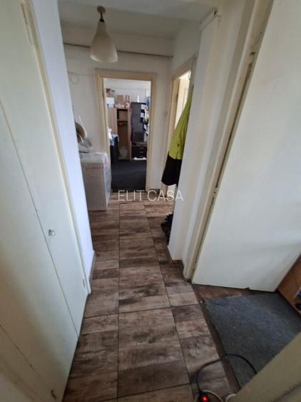Apartament cu 2 camere decomandat, etaj intermediar, zona Bd. Independentei - 9