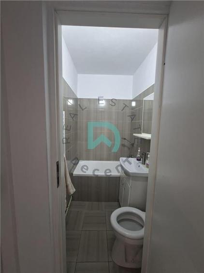 Apartament 2 camere Florilor, comision 0, etaj intermediar, loc de parcare