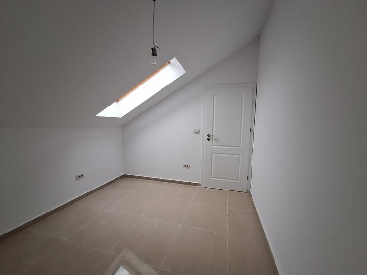Apartament cu 3 camere- 71 mp utili-bucatarie inchisa- Pozitie excelenta-Chisoda