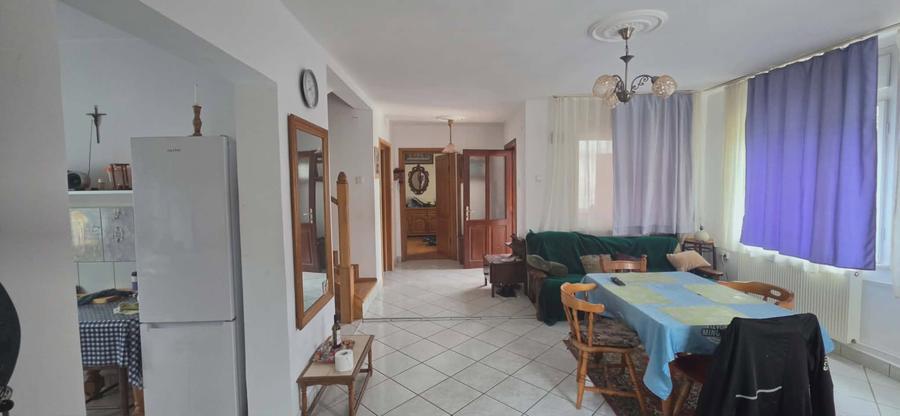 Casă cu teren 3.000 mp de vânzare, str. Adevărului-CV0529