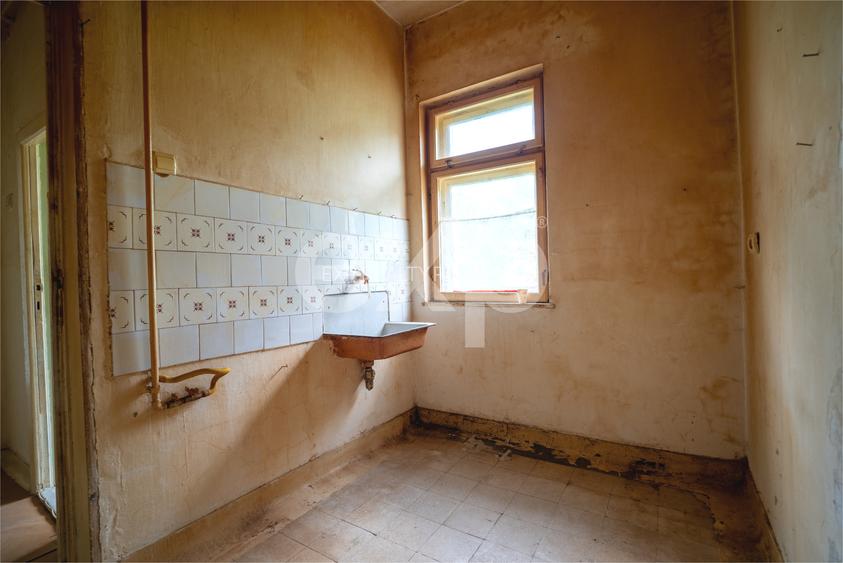 Garsoniera de renovat in centrul statiunii Azuga - 5