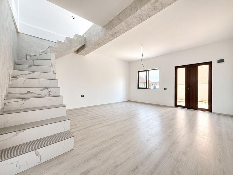 Casă nouă P+M în Lumina | 5 dormitoare | curte și parcare proprie