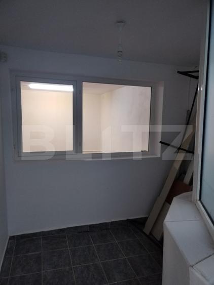 Spatiu comercial 3 camere decomandat Micro 4