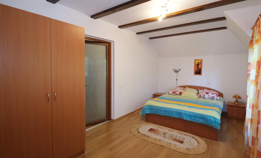 Vanzare casa P+M+Pod construita in 2009 in Breaza Prahova teren plat, totul nou