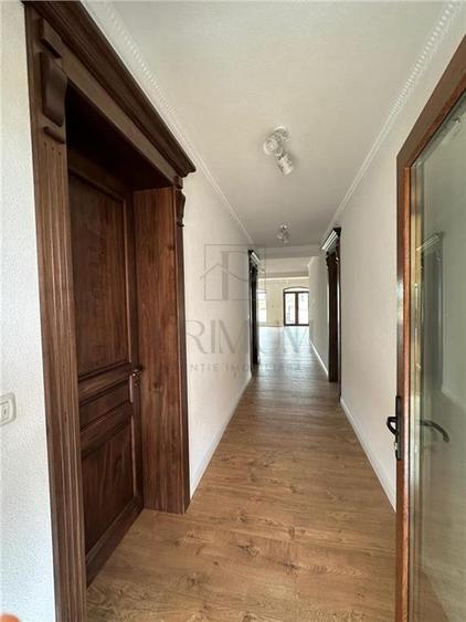 Casa individuala - zona excelenta - gata de mutat - finisaje TOP