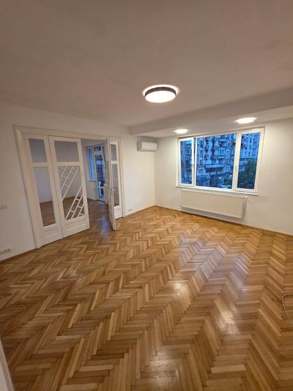 Sfanta Vineri Spatiu Birou 3 Camere Centrala Proprie