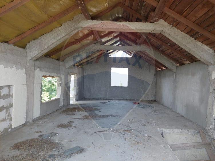 Casa nefinalizata de vanzare in Tisa Silvestri com. Odobesti