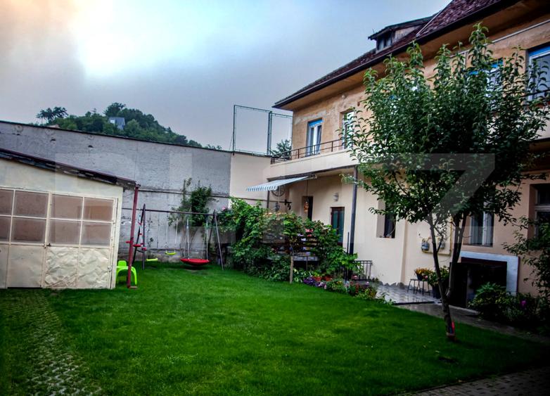 Apartament in vila, 80mp loc parcare, mobilat, zona Centru Istoric 530 mp curte