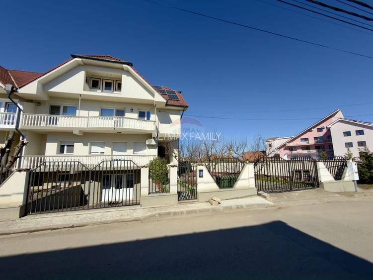 Casă / Vilă 8 camare cartier Beverly Hills Sanmartin - 2