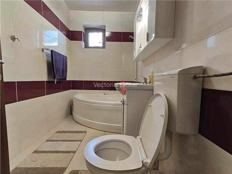 Vitan Mall Mihai Bravu- Metrou, loc parcare subteran, foarte spatios.