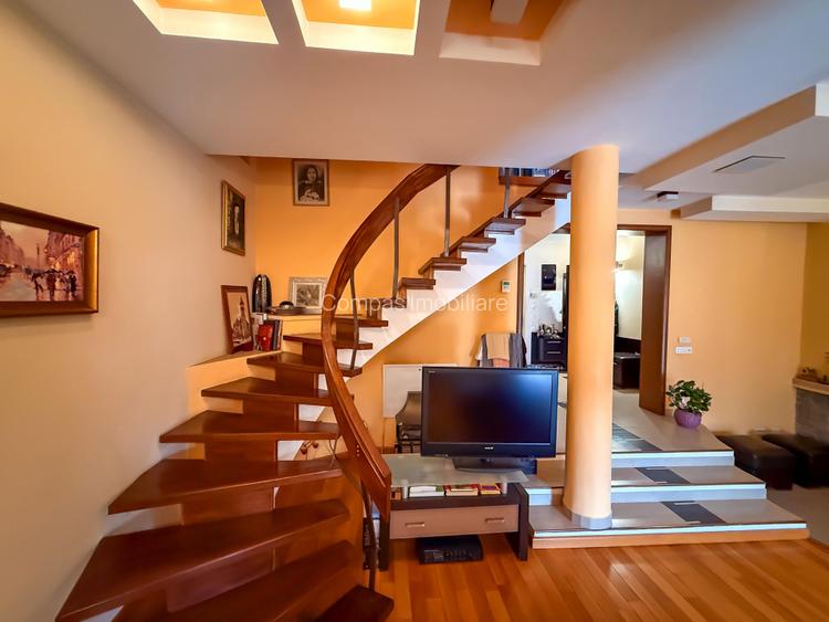Vila excepțională într-o zona liniștită - 12