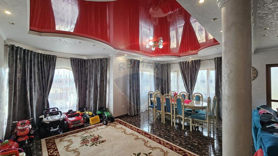 Casă / Vilă cu 6 camere, Sfantu Ilie, Suceava