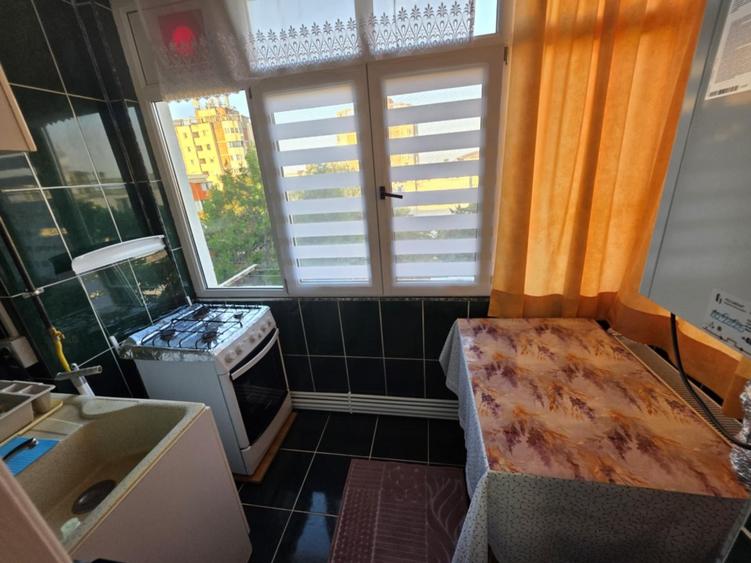 Apartament 2 camere Navodari mobilat+parcare primarie.